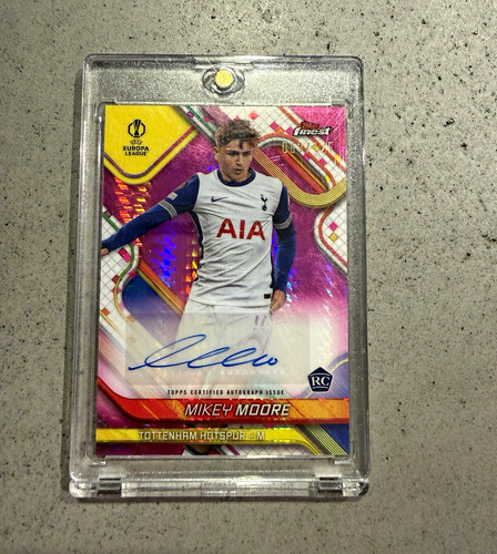 Mikey moore topps finest uefa - moore,