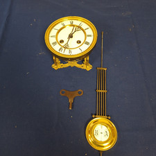 Altes Uhrwerk mit Zubehör um 1900