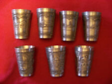 7 x Trinkbecher mit Verzierungen    Creation Zinn + 1 x kleiner Becher