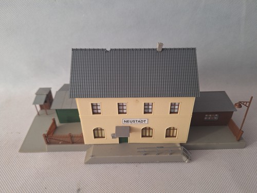 Piko 61923 bahnhof neustadt - piko,