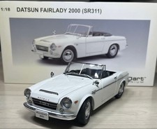 AUTOart 1/18 Datsun Fairlady