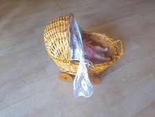 Puppenwagen, Stubenwagen,  vintage korb mit Verdeck und Püppchen