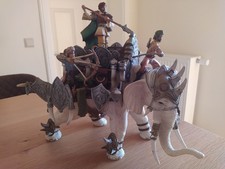 Schleich 72010 Der mächtige Kampfelefant 2010 mit Aufsatz und 3 Figuren -rar-