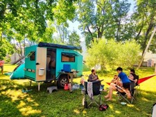 Tinycamper Expedition Tours caravan