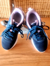 Konvolut Schuhe Mädchen 35 (2x Skechers, 1x Adidas, 1x Flip Flops)