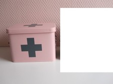 DEPOT Hausapotheke Medizinbox Arzneikoffer Aufbewahrung Metall ROSA 22 x 16 x 16