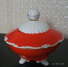 Porzellan Bonboniere mit Deckel. Steinmann Tiefenfurt (1865-1945,) Orange D=15cm