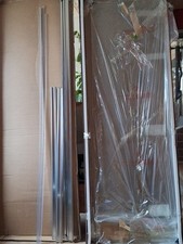 Glass Schiebetuer  fuer  Bad 