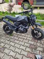 Brixton Crossfire 125 ccm, mit Laufschiene für Camper oder Hänger.