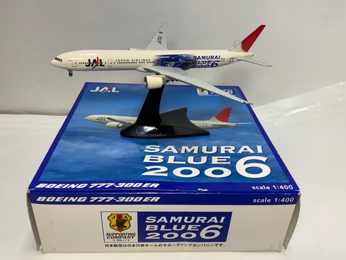 Flugzeugmodell 400 b - 1:400,