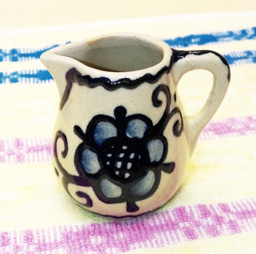 Sahnekännchen aus keramik - sahnekännchen,