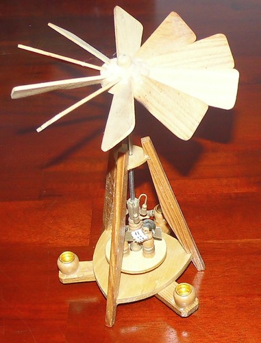 Kleine weihnachtliche pyramide - kleine,
