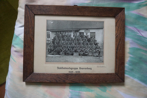 Foto stahlhelm ortsgruppe - foto,