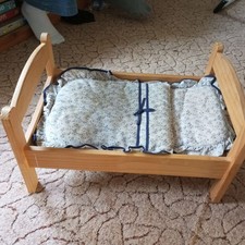 Puppenbett aus Holz, Handarbeit