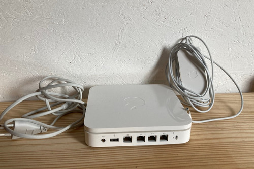 Apple airport extreme - airport,