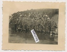 Foto Soldaten Wehrmacht in Zeltplane gehüllt, tarn,camouflage 2.WK (288n)
