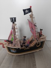 Piratenschiff aus Holz mit