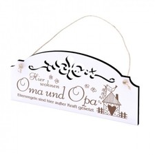 Schild spruch hier wohnen - hier, oma