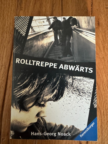 Rolltreppe abwärts - , –