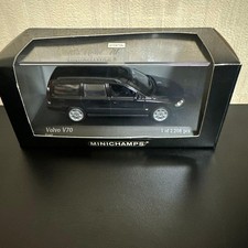 Minichamps Volvo V70 2000