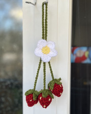 Gehäkelte Edbeeren Taschenanhänger. (OEKO-TEX® qualität Wolle)