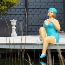 BADENDE ANNI sitzt 110 cm BADE TÜRKIS FRAU FIGUR GARTENTEICH DEKO Skulptur NIXE
