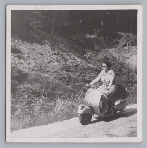 Frau auf motorroller - frau,