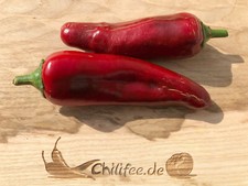 Edelsüss dunkelrote Paprika aus Ungarn ideal für Edelsüß Pulver Gewürzpaprika