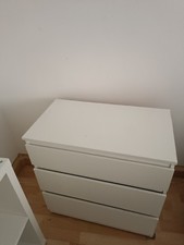 4 weiße Ikea Regale zu