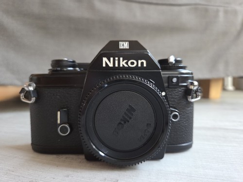 Nikon slr kamera - em,