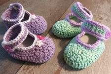 2 Paar süße gehäkelte Baby