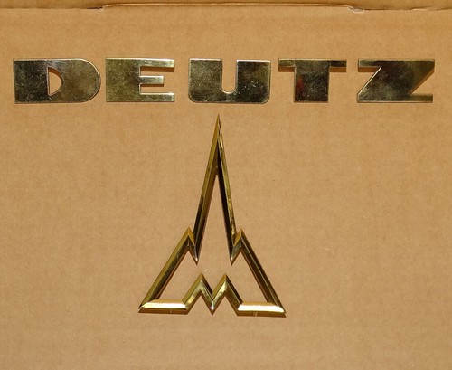 Turm schriftzug deutz in - +,