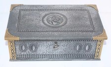 Alte Schatulle Kassette Metall fein ziseliert mit Einsatz , Breite 25cm /!89