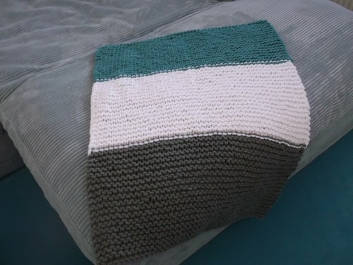 Handgestrickte wolldecke - handgestrickte,