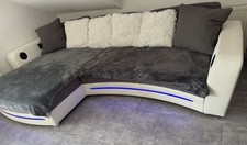 Couch / Sofa mit RGB-LED Bluetooth Soundsystem USB in Grau / Weiß