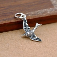 klein Anhänger Schwalbe Vogel