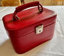 Schöner Schmuckkasten Rot