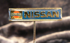 NISSAN JAPAN: Logo und Schriftzug - Anstecker, Nadel mit plastiliertem Überzug