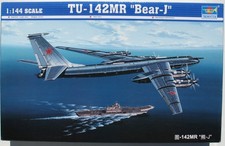 TRUMPETER 03905 Tupolev TU-142 MR Bear-J 1:144 Flugzeug Model Kit Bausatz