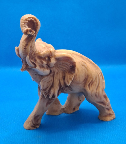 Elefantenskulptur aus