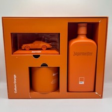 JÄGERMEISTER X PANTONE