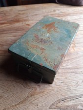 alter Verbandskasten Metall