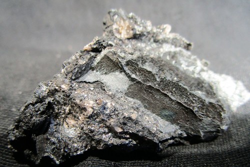 Pyrolusit grube - pyrolusit,