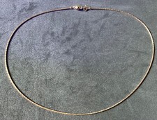 Eine Schlangenkette in 925 Silber vergoldet mit Magnetverschluss