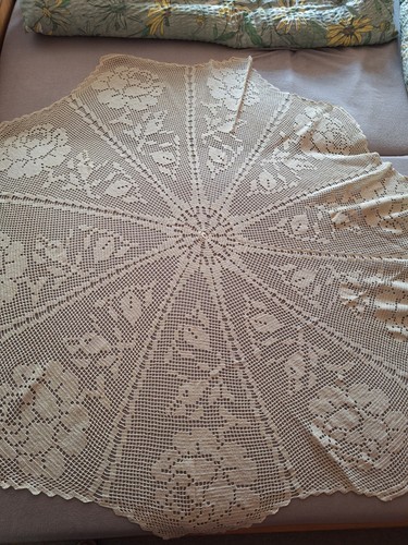 Tischdecke rund gehäkelt - tischdecke,,