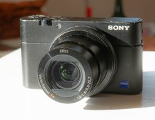 SONY RX100M5 - kompakte Digitalkamera mit 20MP 