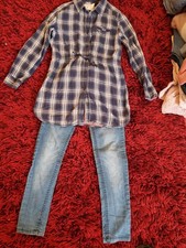 Kombination aus Jeans und karierter Bluse für Mädchen in Gr.128