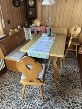 Esszimmer aus Eiche mit Schnitzeinlagen Eckbank 4 Stühle mit Tisch und Sideboard