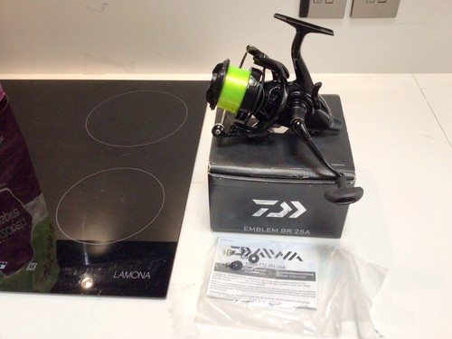 Daiwa emblem br25a baitrunner - emblem,
