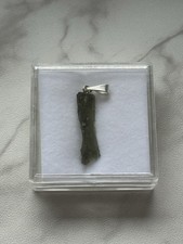 Natürlicher moldavit - natürlicher,